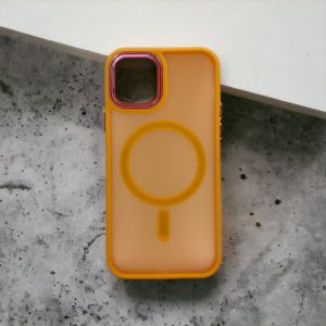 Futrola FREYA MAGSAFE za iPhone 15 Pro (6.1) narandzasta
