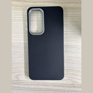 Futrola Kozna sa okvirom oko kamere za Samsung A26 crna