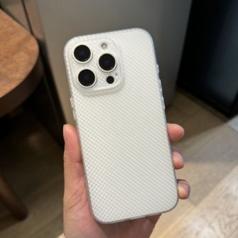 Futrola ULTRA THIN CARBON za iPhone 16 Pro Plus bela