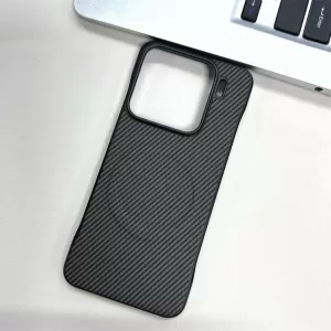 Futrola Carbon Man Mag za iPhone 15 Pro siva