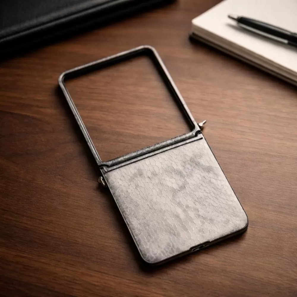 Futrola Leather Snake za Samsung Galaxy Z Flip 6 / Z Flip 7 FE