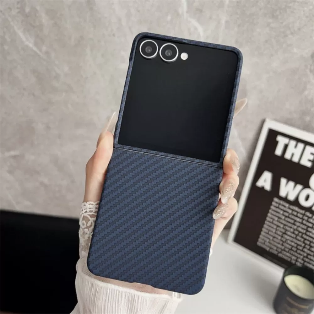 Futrola Carbon Man za Samsung Galaxy Z Flip 7 teget