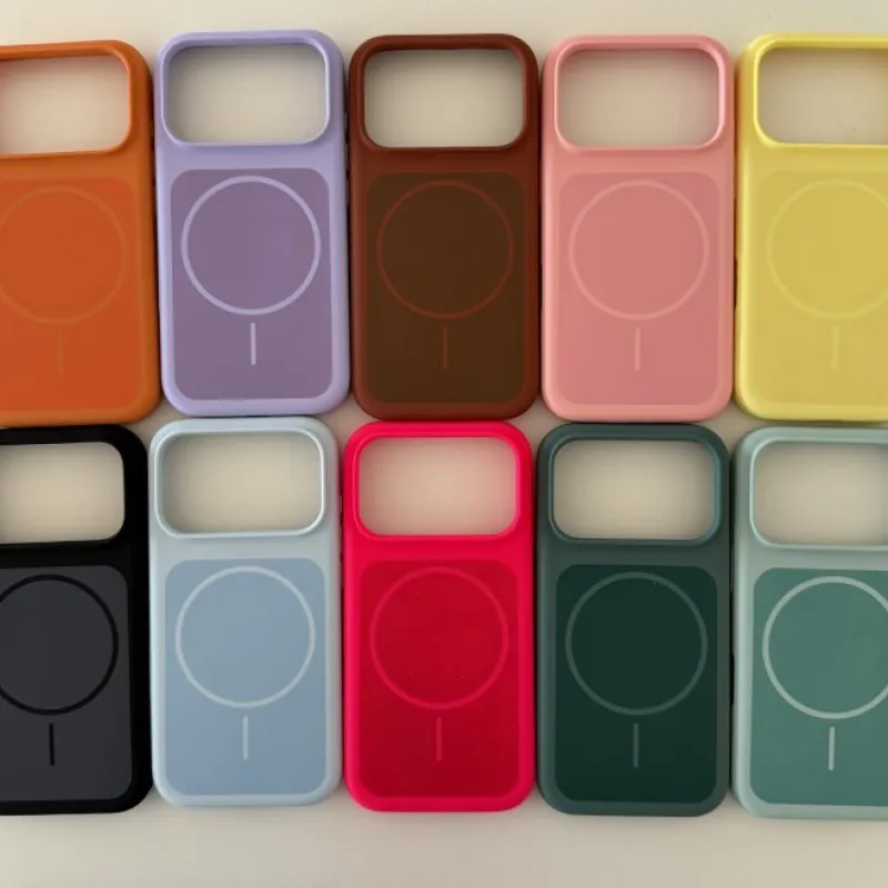 Futrola FlexiMag za iPhone 17 Pro / iPhone 18 Pro braon 